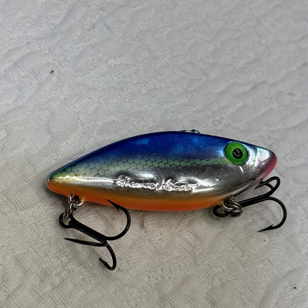 V0219 H COTTON CORDELL SUPER SPOT FISHING LURE